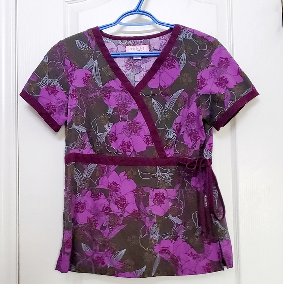 Koi Nurse Scrub top - Picture 2 of 5